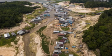 Este país está literalmente sendo engolido pela Terra e cidades podem sumir!