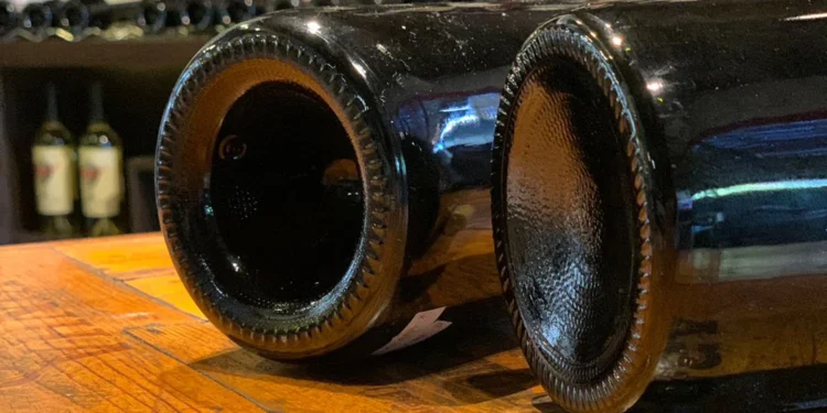 Nem por qualidade nem por sabor: para que serve o fundo côncavo das garrafas de vinho