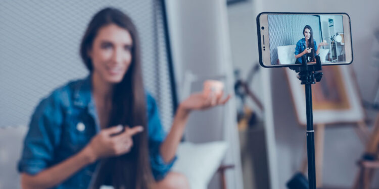 Nova lei do governo PROÍBE as pessoas de falarem sobre esse assunto neste país