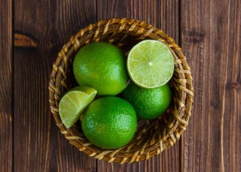 Nem na bancada nem com papel alumínio: como guardar o limão para que não resseque