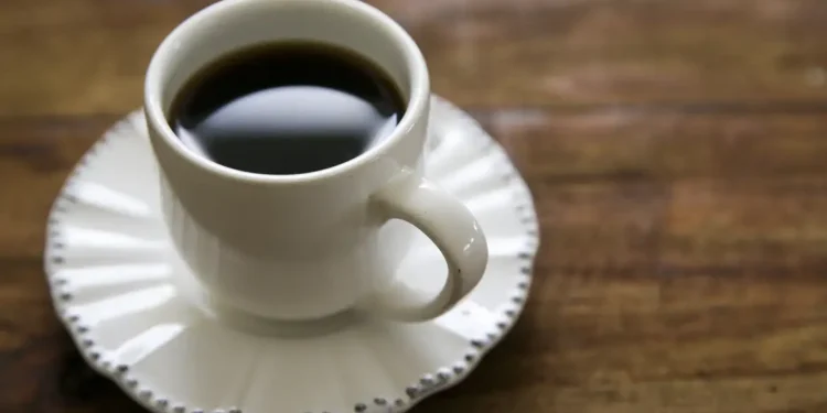 Nunca mais jogue fora! Receita que usa "café que sobrou" virou moda no Brasil