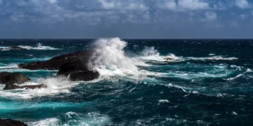 Terra em risco extremo: oceanos podem desaparecer por causa de fenômeno do Sol