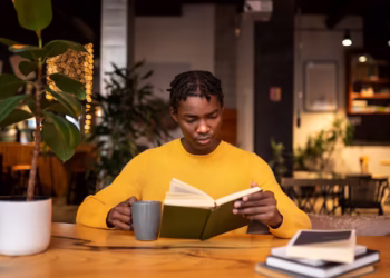 Um chip permite que pacientes cegos consigam voltar a ler