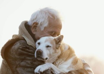 A ciência confirmou que ter um animal de estimação reduz a perda de memória em pessoas idosas que vivem sozinhas
