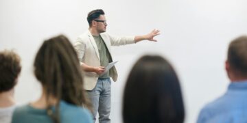 Dia do Professor: 15/10 vai ser feriado nas escolas?