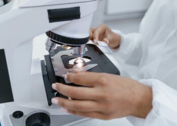 Novo medo: COVID-19 modificará seu DNA e pode afetar seus filhos