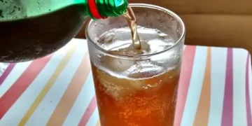 Até o refrigerante está contaminado: casos de intoxicação surgem após ingestão do líquido