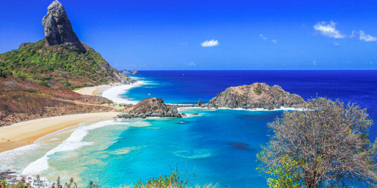 Ilha no Brasil tem o melhor da natureza e parece o paraíso, mas só quem paga R$ 100 por dia pode visitar