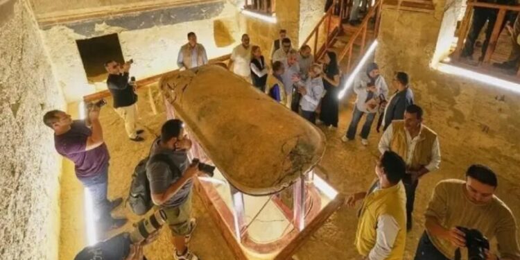 Tesouro antigo exposto: Egito permite visita à tumba que guarda segredos milenares