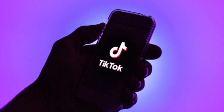O que o TikTok não quer que você saiba: como ele faz você perder a noção do tempo