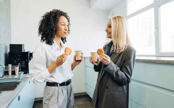 Psicologia revela: por que você desvia o olhar quando alguém fala com você
