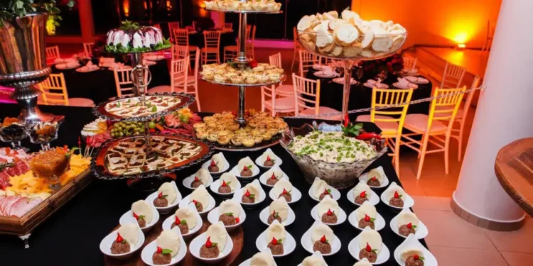 Restaurante famoso em eventos de luxo é fechado após escândalo com insetos e comida vencida