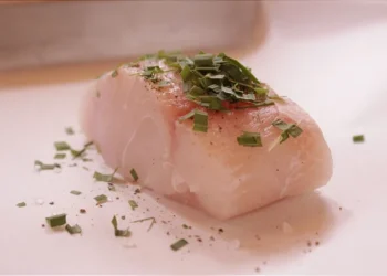Nutricionistas estão implorando para que você largue o salmão e coma esse peixe brasileiro que é mais saudável