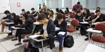 Estudantes inscritos no ENEM 2025 vão ganhar segunda chance na prova, em dezembro