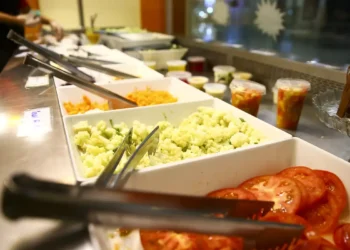 O que vai mudar no vale-refeição, com o novo decreto assinado pelo Lula?