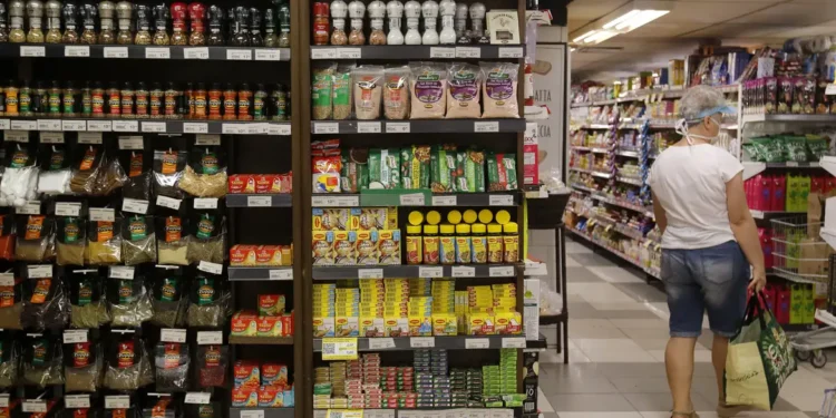 Decisão inédita: em 2026, supermercados vão fechar no domingo e brasileiros já estão se preparando