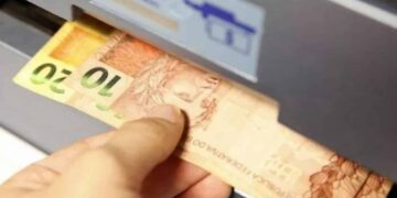 Governo vai depositar pelo menos R$ 600 na conta dos brasileiros em novembro — data já está confirmada
