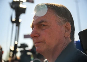 Bolsonaro pode receber visitas na cela em que está preso?