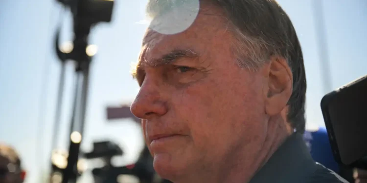 Bolsonaro pode receber visitas na cela em que está preso?