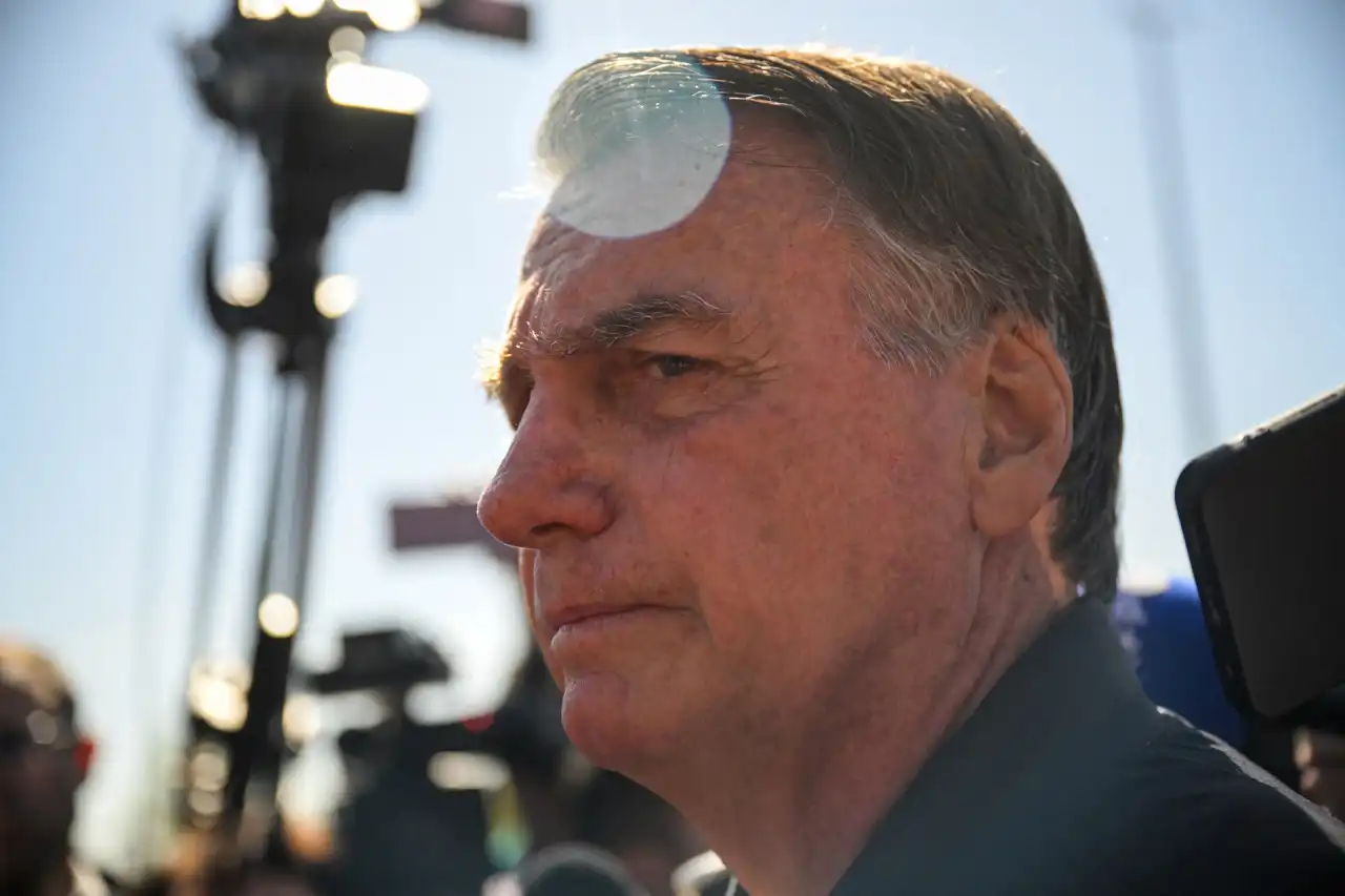 Bolsonaro pode receber visitas na cela em que está preso?
