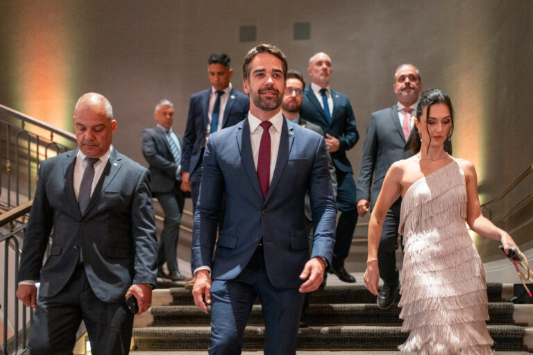 Pesquisa: Leite lidera a engarrafada corrida pelo Senado no RS