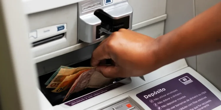 Nova regra pega clientes da Caixa, Bradesco e Banco do Brasil de surpresa: contas serão encerradas imediatamente