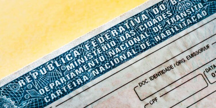 Milhares de brasileiros afetados: doença popular pode levar ao fim da CNH