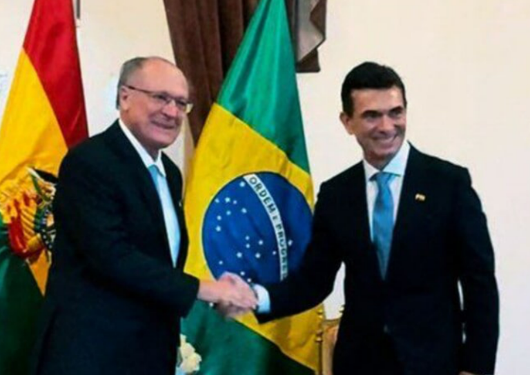 Ausência de Lula em posse na Bolívia é sinal negativo