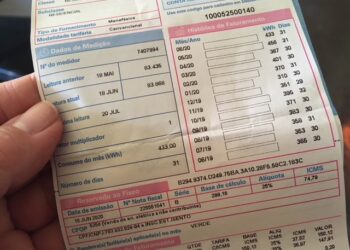 Brasileiros estão economizando mais de 20% na conta de energia com um truque simples e dentro da lei