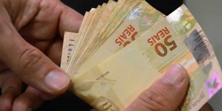 Benefício do Governo pode pagar até R$ 9.200 para quem se encaixar nas regras