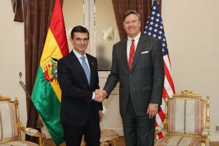 Por que os EUA querem conter a influência iraniana na Bolívia?