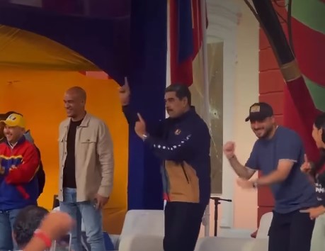 Tambores da guerra animam dancinha da paz de Maduro