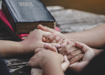 A oração para pedir proteção, prosperidade e começar dezembro com energia renovada