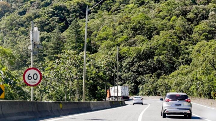 Nova tecnologia já chegou ao trânsito brasileiro e está multando motoristas sem eles nem perceberem