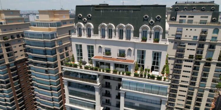 Enquanto o Santos luta para não cair, Neymar comprou tríplex de R$ 21 milhões