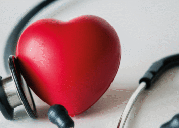 Ter COVID pode deixar seu coração vulnerável por anos: entenda os riscos