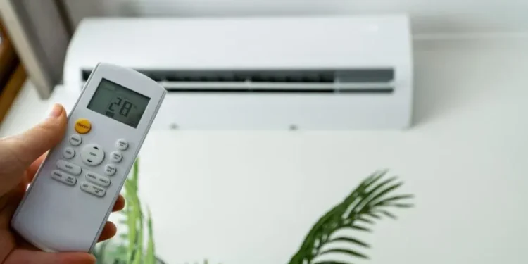 Nem 16 nem 18 graus: a temperatura que você deve colocar o ar-condicionado no verão para não gastar demais