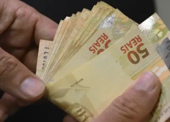 A partir de 24/11: brasileiros que cumprirem esses requisitos vão receber R$ 1.518,00