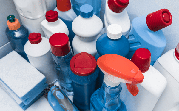 Anvisa manda tirar das prateleiras o produto de limpeza queridinho dos brasileiros