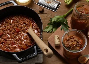 Cientistas explicam por que você tem que tomar cuidado com a comida que faz nesse tipo de panela