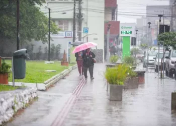 Meteorologistas pedem que moradores de São Paulo se preparem para impacto de ciclone em 16/11