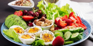 Nutricionistas estão implorando para pessoas acima de 50 anos incluírem esses 3 alimentos na dieta