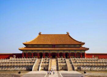 Enquanto todos falam do Louvre, milhões de pessoas fazem fila para visitar esse museu histórico