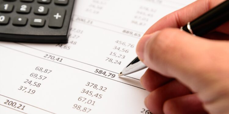 Brasileiros comemoram: imposto será reduzido em 50% a partir de 2026