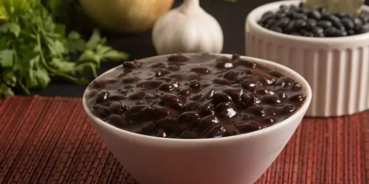 Alimento preto ajuda na perda de peso e ainda "limpa" o açúcar no sangue