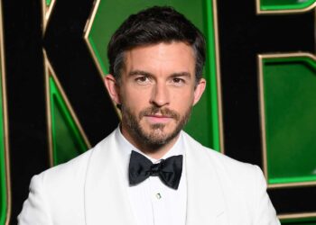 Estrela de Hollywood tem apenas 37 anos e foi eleito o homem mais sexy do mundo