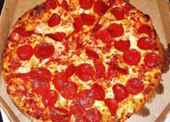 Marque no calendário: Domino’s dará pizza gratuita em 16/11 para quem fizer isso