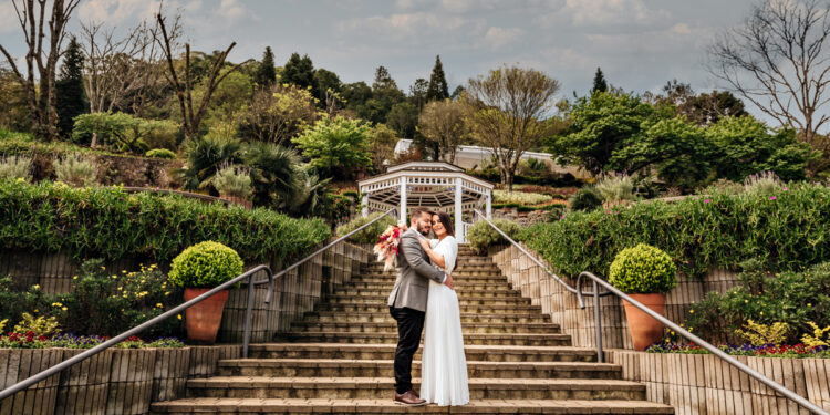 Destino no sul do Brasil virou a "Cidade do Amor" e está atraindo casais do mundo tudo