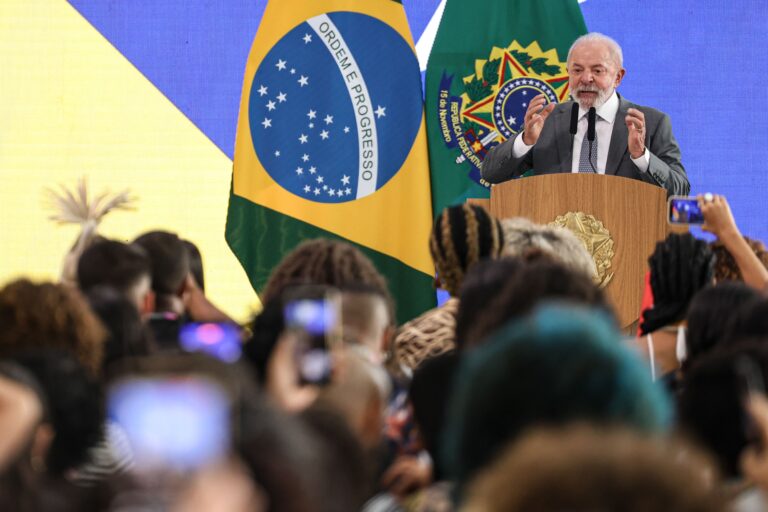 Lula contra "todes"
