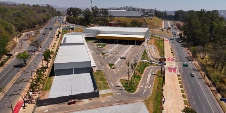 Novo shopping de R$ 35 milhões conta com 25 lojas e já foi inaugurado em cidade famosa do Brasil